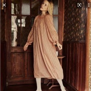 Doen Orchid Nightgown in Rose Windswept Floral size Medium